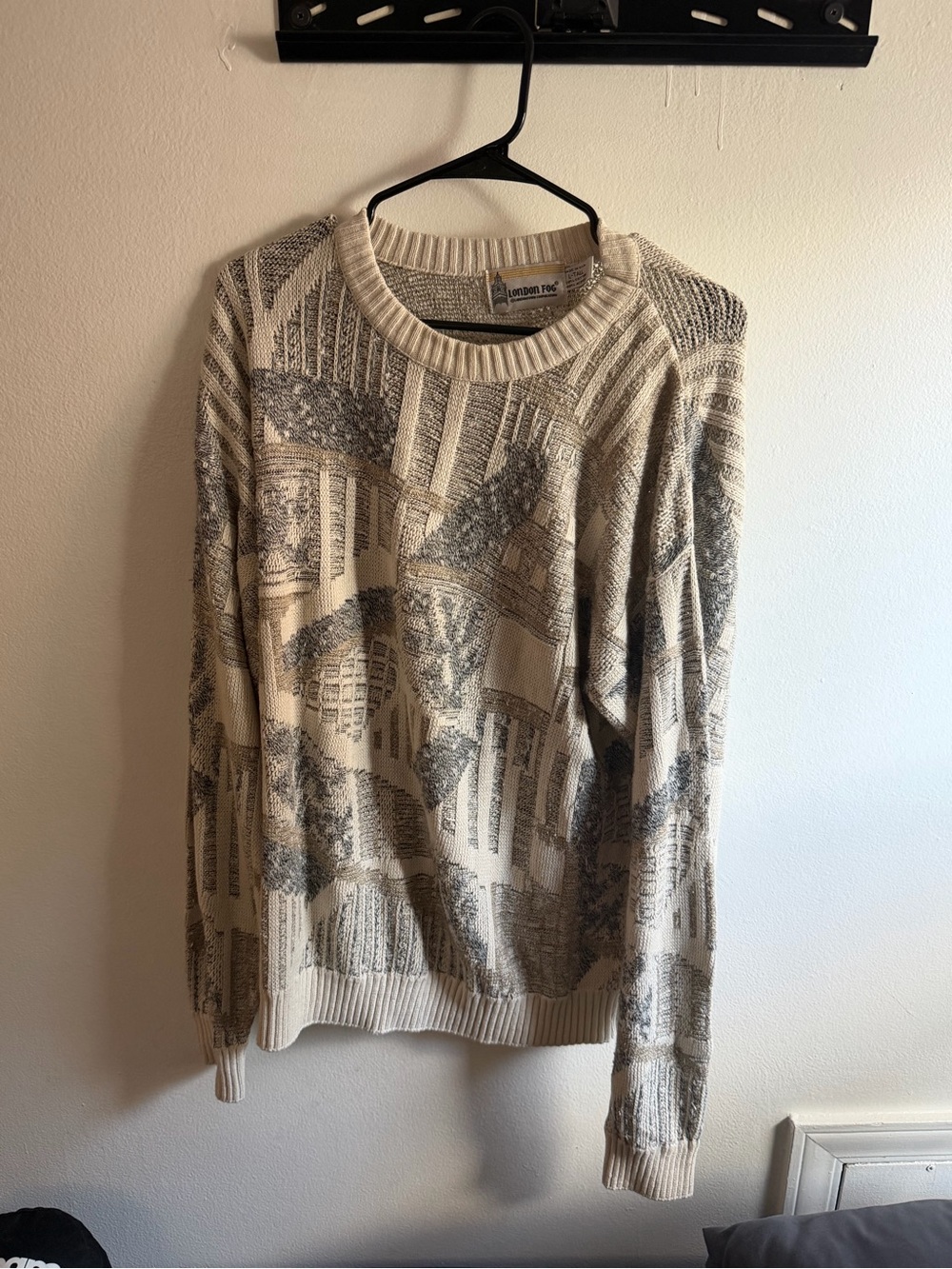 Vintage London Fog Men's Cream & Gray Patterned Crewneck Sweater